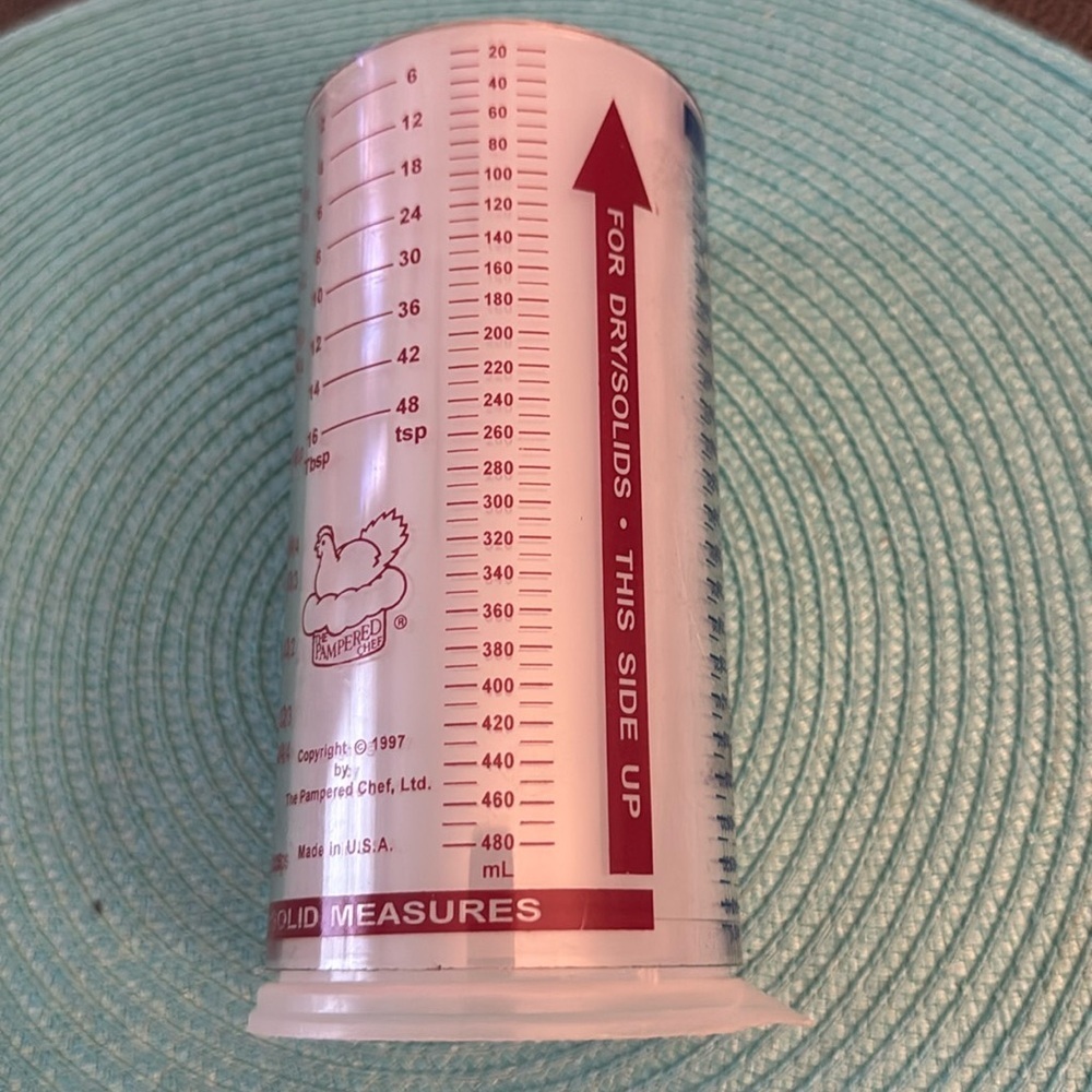Vintage The Pampered Chef Measure-All Cup 2 Cup Liquid and Solid Measuring Cup